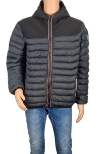 Яке Moncler